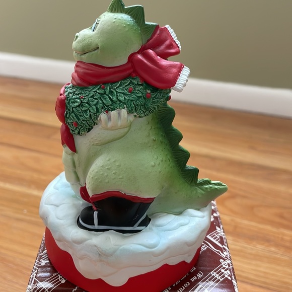 SALE Dinosaur Holiday Wind up Musical Figurine - Picture 2 of 6